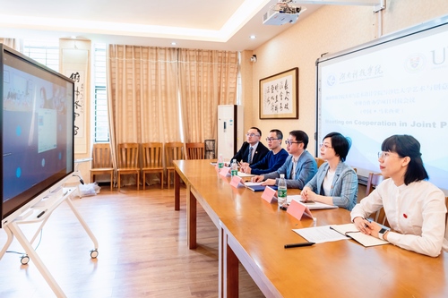 {07FE3C8E-0859-14B7-8FB6-23D3D83C4DF5}