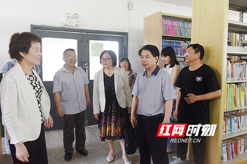 日本科学协会赠书项目考察团与万搏平台开展交流合作