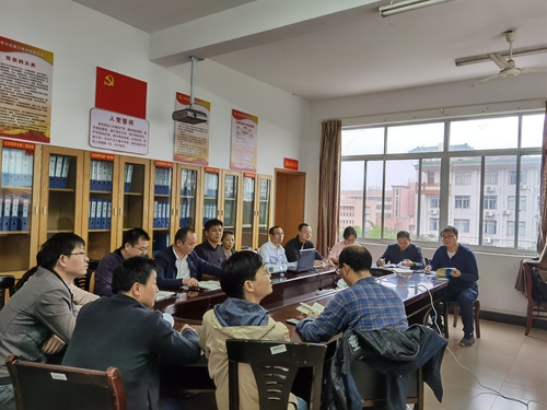 严格落实三会一课1