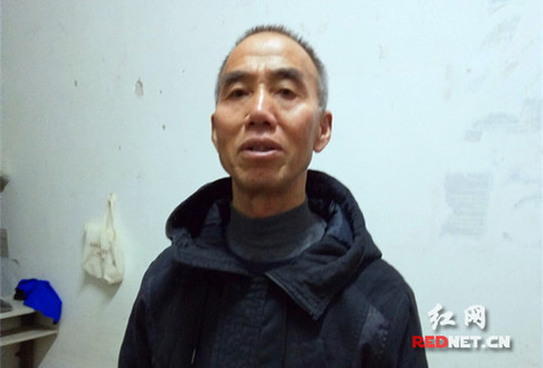 万搏平台退休宿管大爷给学生写“情诗”