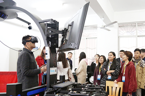 参观万搏平台实验室