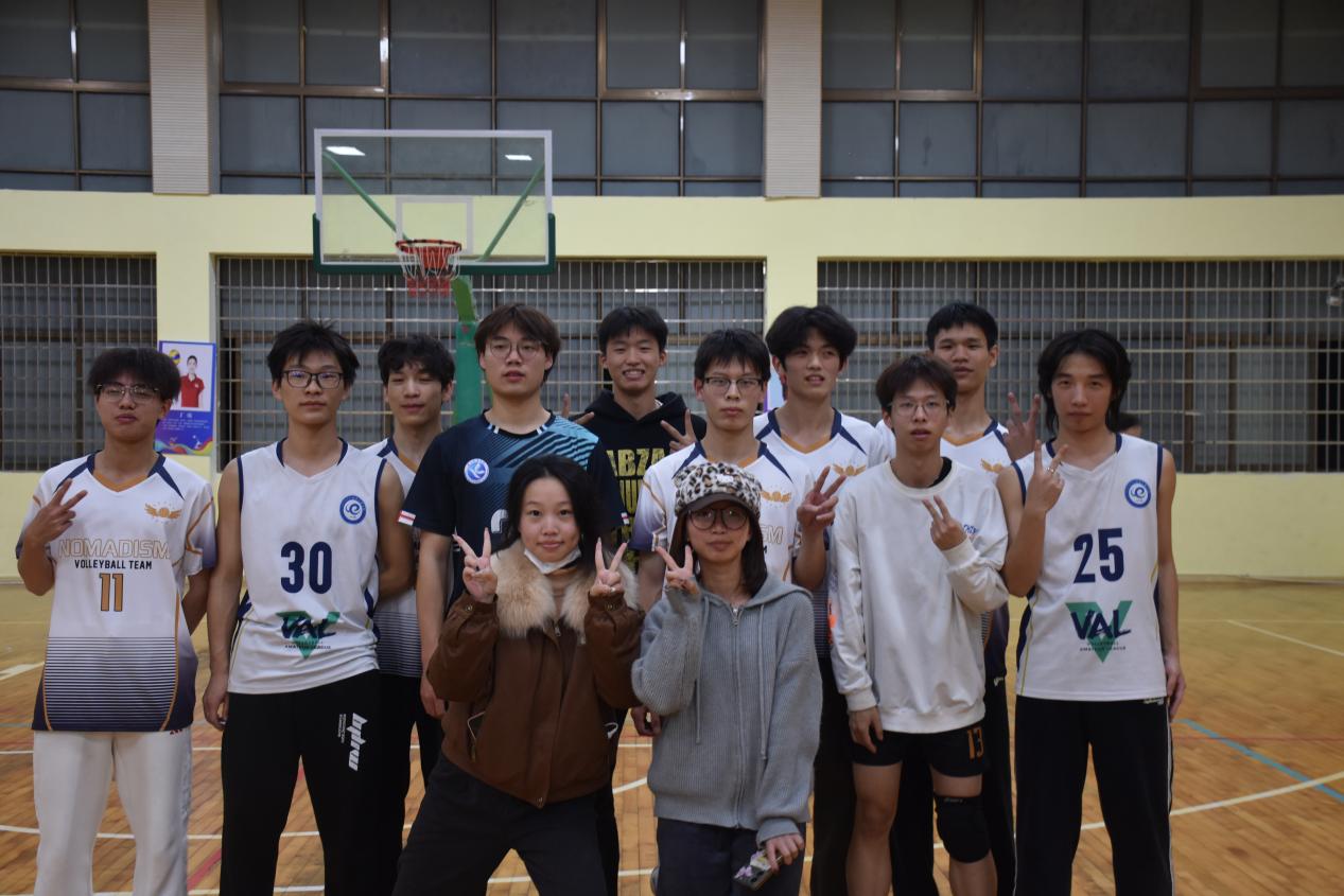 三连冠！学院男子排球队再夺学校排球赛冠军（图）